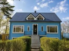 Bright & Spacious Stay for Families and Friends