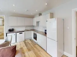 St Nicholas 6 beds flat