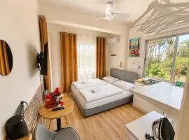 Smart Deluxe StudioN6 private Kitchenette Bathroom to Beach 200m Marina Port 900m