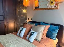 Suite Opéra, balneo et spa privatif , ambiance baroque moderne