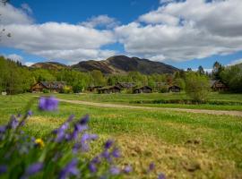 Loch Lomond Waterfront Luxury Lodges, hotel v destinaci Balmaha