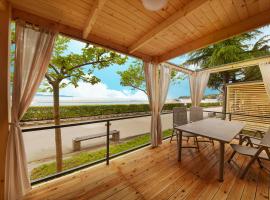 Premium Mobile Homes - Hotel & Resort Adria Ankaran, מלון באנקראן