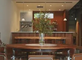 sunroom Hotel,Cafe,Bar