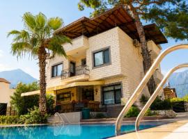Spacious Villa with Sea and Mountain View, hotel in Kemer