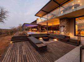 Kruger Lodge Mjejane - Luxury Family Villa in Greater Kruger, Hotel in Hectorspruit