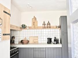 Village House In Cahors Wine Region Near Lot River, Hotel in Duravel