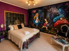 Wonderland, stanze con murales dipinti a mano e balcone panoramico - Vicino Cascata delle Marmore