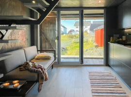 Seaside Boathouse In Veiholmen, Hotel in Smøla