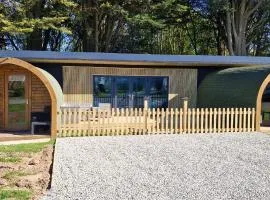 Tall Pines Lodge - Dog Friendly Nr Sutton on Sea