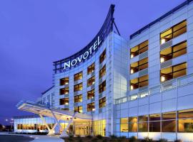 Novotel Montréal Aéroport: Dorval şehrinde bir otel