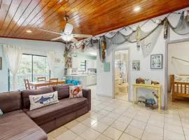 Dog friendly Florida Keys Home with Grill, Patio & Fully Equipped Kitchen