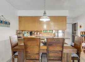 Tropical condo with 2 pools, private beach area, swimming lagoon, tennis & AC
