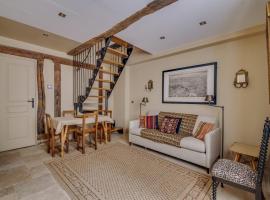 Pick A Flat's Apartments in Saint Germain - Paul-Louis Courier, готель у Парижі