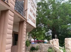 İzol Apart Evleri