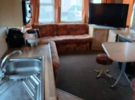 ENTIRE Caravan Buckles lane