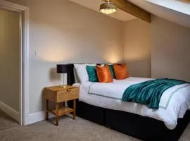 Spacious 5 Headingley Stay Sleeps 11 Free Parking!