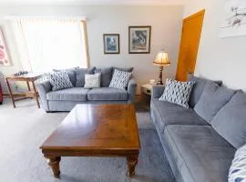 Bass Creek's Cozy Outback Country Retreat