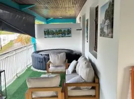 Appartement convivial, grande terrasse et jacuzzi
