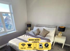 West Midlands Home - 3BR w/FREE Parking and WIFI โรงแรมในดัดลีย์