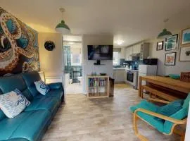 45 Strawberry Hill, Tolroy Manor