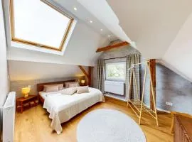 Familien- & hundefreundliches Ferienhaus Belladonna, eingezäunter Garten, 2 Bäder, hochwertig & neu