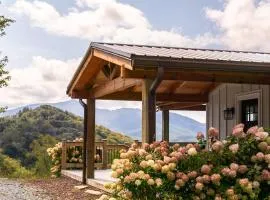 Roll With It - Blowing Rock home with stunning views