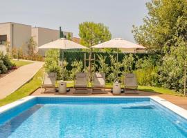 BFRESH Hotel - Padel, Pool & Fitness - Adults Only: Porto'da bir otel