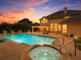 Luxury 6BR Retreat Pool Hot Tub Cinema & Game Room