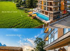 Meadowscape Resort at Yulong River - Karst Views & Infinity Pool & Tickets Reservation Service & Free Laundry, hotel a Yangshuo