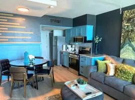 Elevated Oceanfront Escape by Sky Wheel! Yachtsman S703A