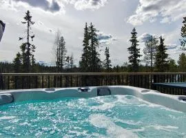 Peaceful Cabin with Hot Tub and Nature Views, Villa Lakeside Ruka