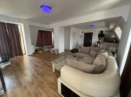 Apartment Sleeps 6 with Parking