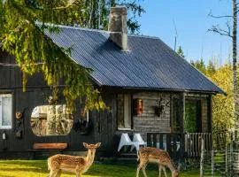 Lake Deer Park Retreat with Hot Tub & Sauna