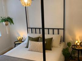 Cartref 2 Double Bed Apartment Nebo Dogs Welcome, Hotel in Amlwch