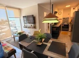 3 habitaciones 1 baño, calefacción, parking , céntrico a pasos del mall