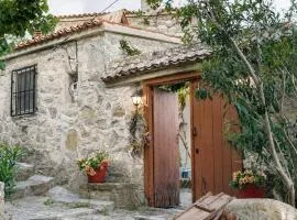 ΠΑΡΑΔΟΣΙΑΚΟ ΠΕΤΡΙΝΟ ΣΠΙΤΙ ΣΤΟΝ ΚΟΝΤΙΑ
