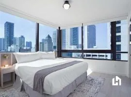 High-Rise Condo - Skyline Views Pool & FIFA 2026
