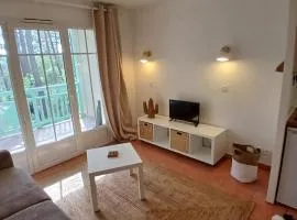 Appartement dans résidence de vacance avec piscine