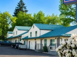 Budget Lodge by OYO Portland West