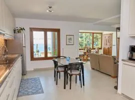 180 View Private 2 Bedroom Seaview Home