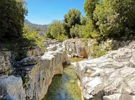 PETRASTERO mountain Canyon Retreat-Agrafa , Greece