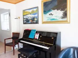 Large Seaside Piano Villa with Ocean Views