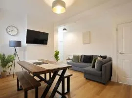 Modern 2 Bed Apt with Roof Terrace - Ecclesall Rd - Now Hosted by StayHostSave