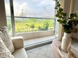 Cozy and Minimalist Apartment with Mountain View!