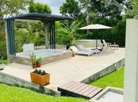 Refugio Botánico en Cerritos pereira Jacuzzi y naturaleza