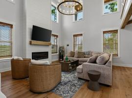 Lakeside Home Near Mammoth Cave & Nolin Lake!, hotelli kohteessa Cub Run