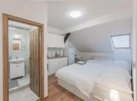 Andel,Smichov Flat, Fresh Bath, portable AC