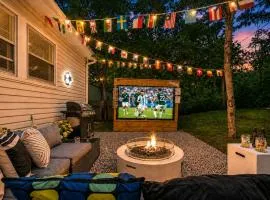 Outdoor Cinema • Fire Pit • Grill • Board Games