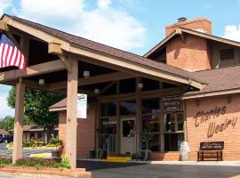 Charles Wesley Motor Lodge Downtown Broken Bow- Hochatown, hotel i Broken Bow