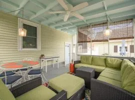 Charming 4 Bedroom Cottage w/Screen Porch - Walk To Beach & Town